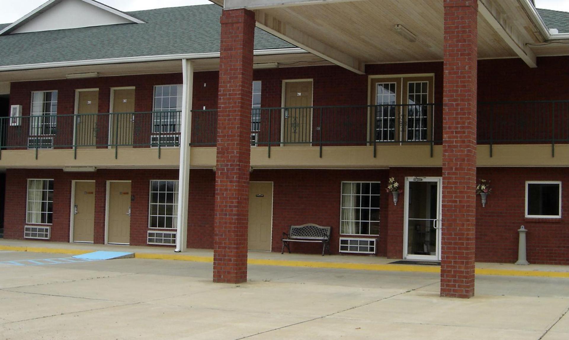 Homegate Inn Louisville Buitenkant foto